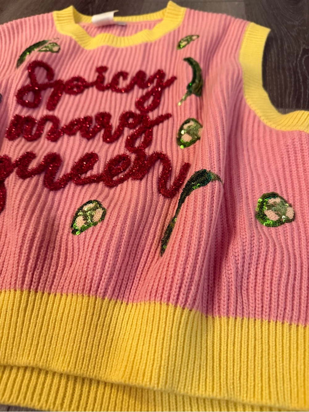 Queen of Sparkles Spicy Marg Queen Sleeveless Sequin Pink Sweater Size Medium - Picture 5 of 7
